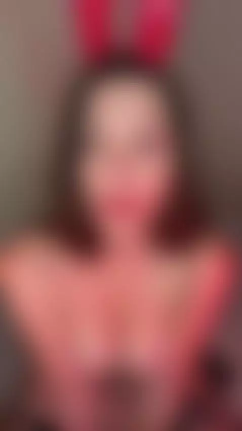 Look, but don’t touch?
Nah. Click and feel everything. by evadesireee