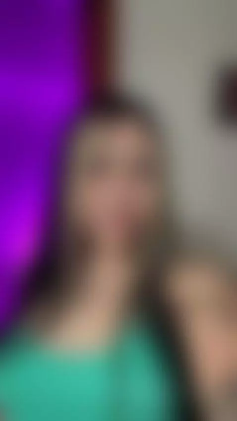I'm looking for a daddy to fuck me all night... by ashleyrouse7