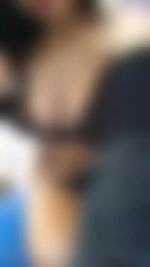 Delicious and provocative girl with big tits waiting for you... by zaharaskylar