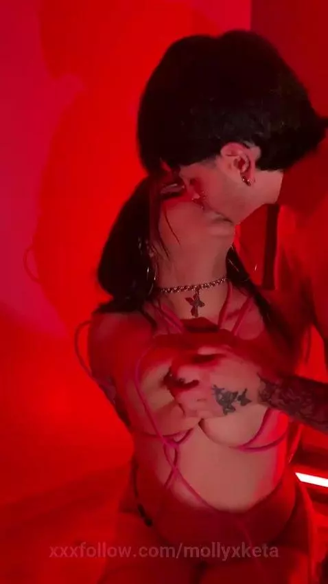 My slave! 😈 by mollyxketa