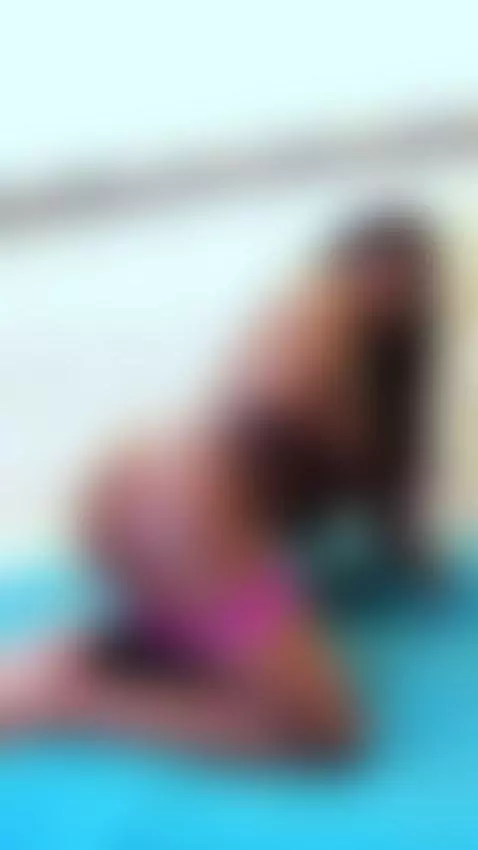 I want to have you here in my bed by scarletbigbug