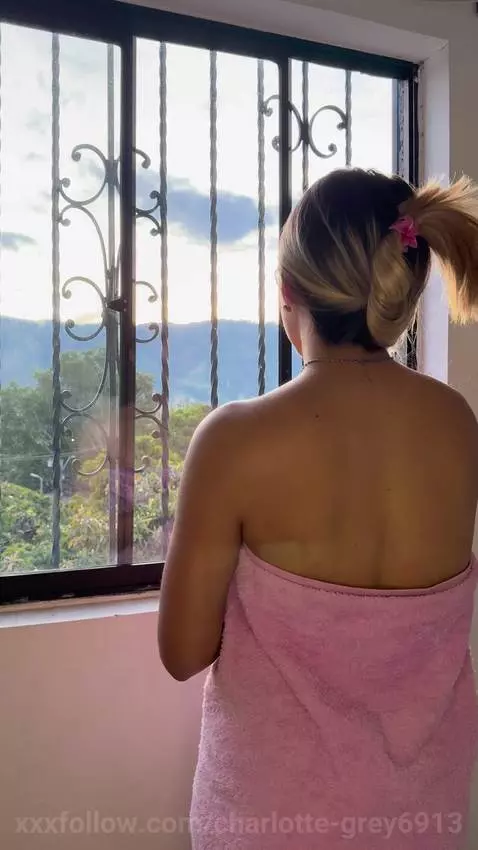 Un mañanero o no?😋😈 by charlotte-grey6913