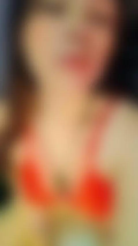 I caress my body and make me yours by liathompsonn