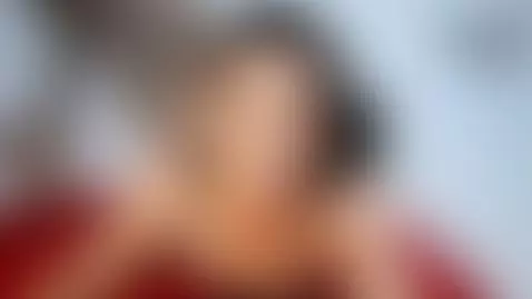 Veronna se exibe no ticket show do stripchat by veronnaink