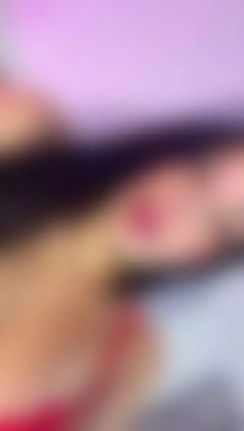 Do you want to be the king of my gaze?👀💋 by isabellehills