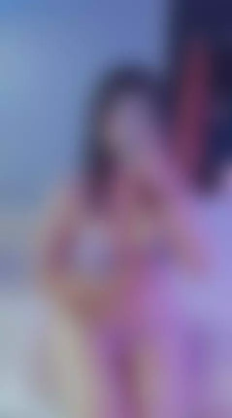 Come to my bedroom, you'll never want to go by dulciinea-07