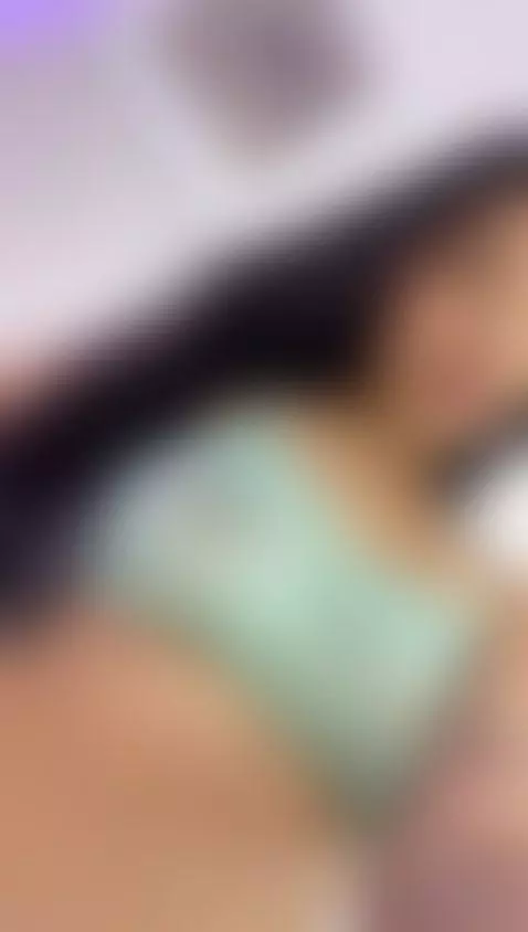 hey there. your favorite slut is here, broadcasting now. by candysluty