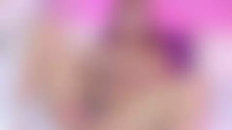 They say I’m a good girl… but only when I want to be 😏 by valeryycarter