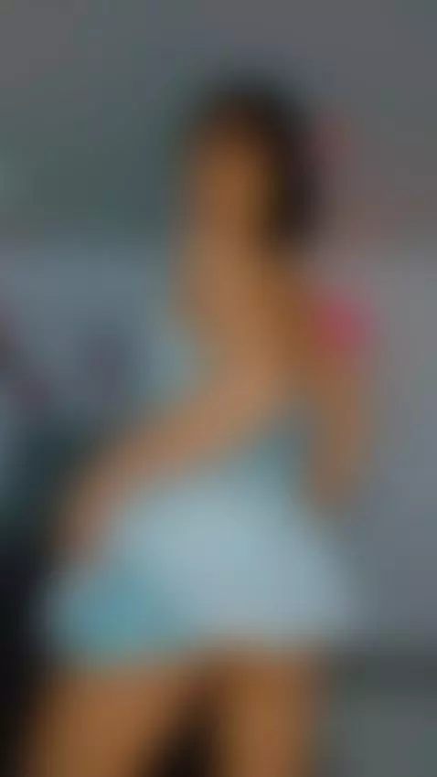 Hello sweetheart! Look under my dress 👗 by lina-bedoya