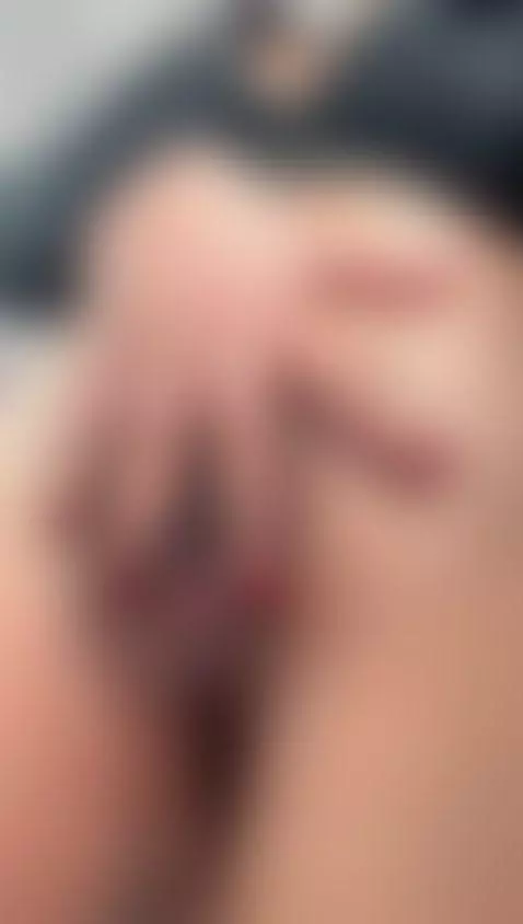 Lick my pussy. by lina-bedoya