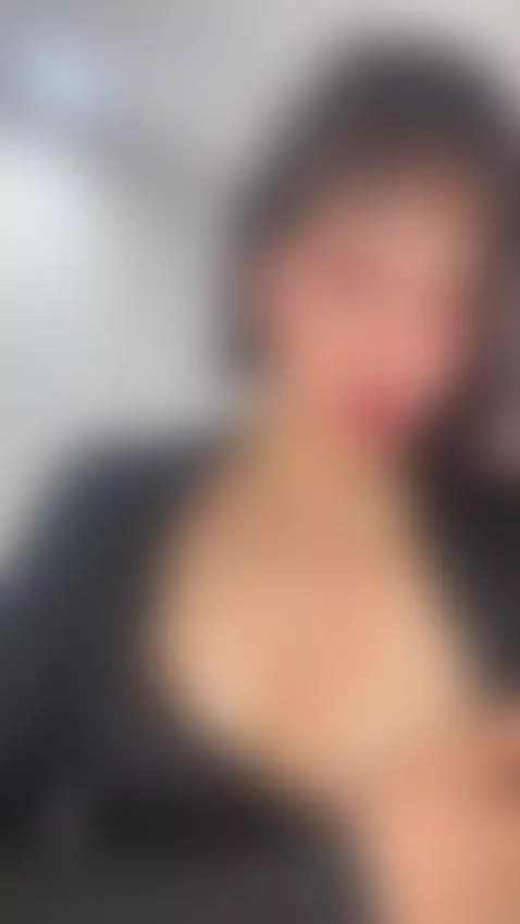 Easter tease… come unwrap me 🎁🐣 by lina-bedoya