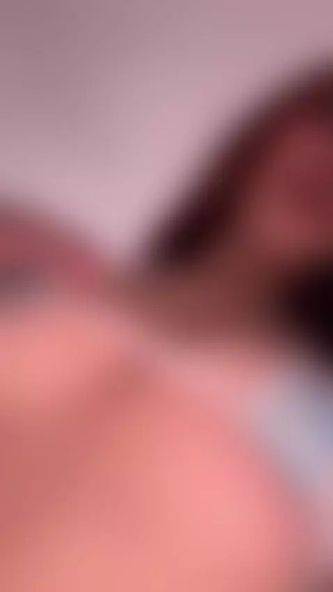 https://www.camsoda.com/es/hada-blue by hada-blue