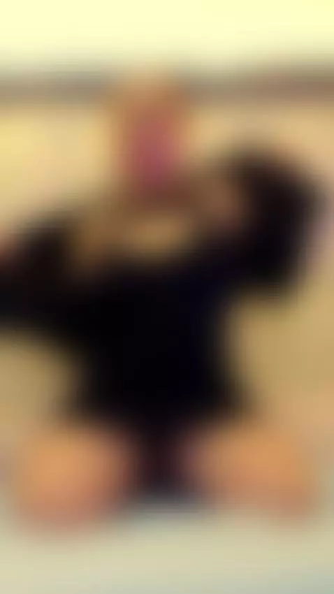 "It's Friday ... And my skin keeps a plan that only your han... by aliceblackx1