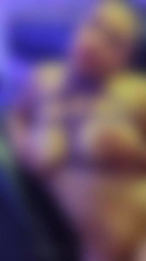 Come an put your fingers inside me  by aliceblackx1