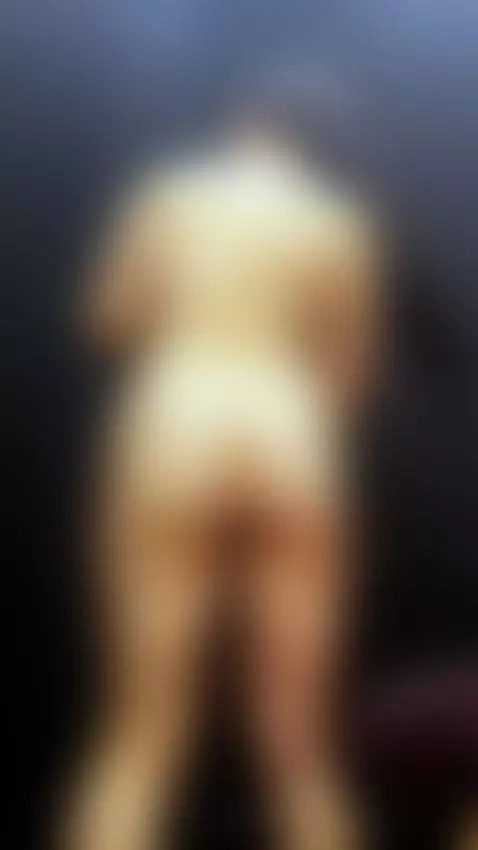 oil in my sexy body by aliceblackx1