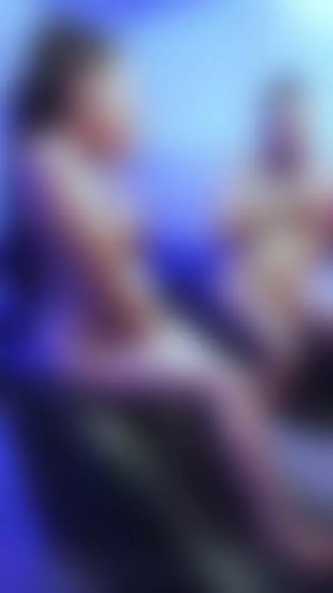 hot in the mirror by aliceblackx1