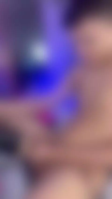 quieres hacerme vibrar y masturbarme con mi nuevo juguete? e... by jacobmodel