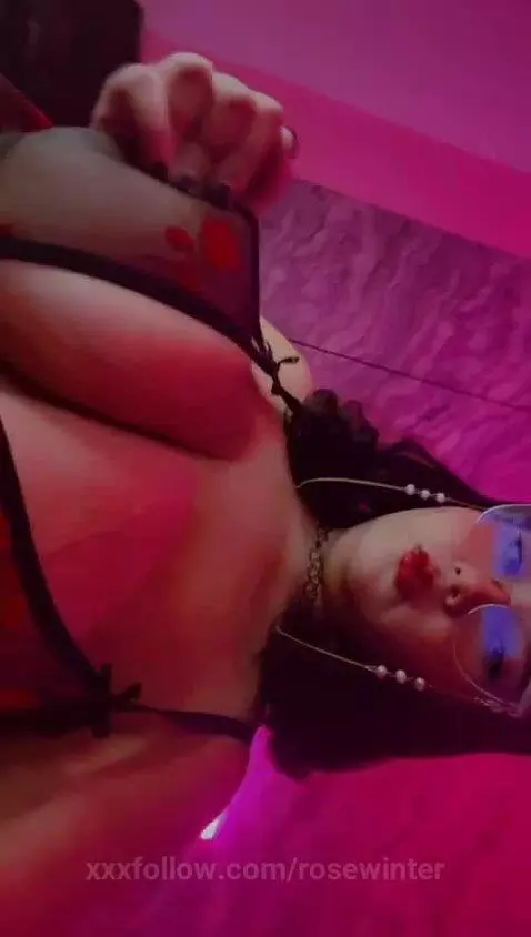 hey love I am Live now by rosewinter