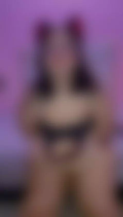 Hey Love i am Live now!! by rosewinter