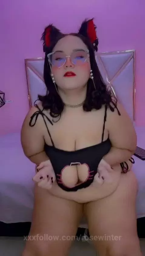 Hey Love i am Live now!! by rosewinter