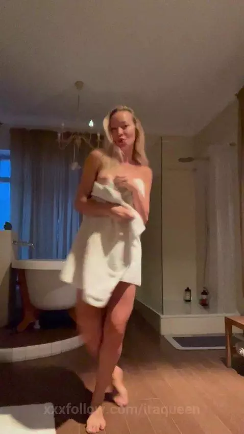 fitnessbody, striptease, dance by iraqueen