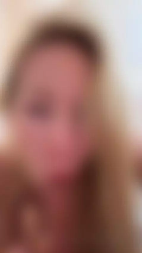 Dildo Blowjob by iraqueen