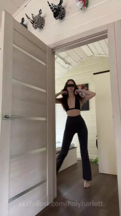 You dream of touch, but all you deserve is sight by holyharlott