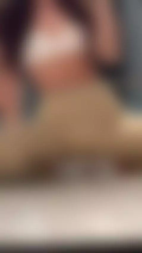 cameltoe leggings by holyharlott