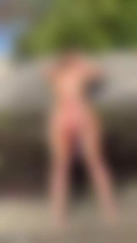 twerking in paradise city by scarletbenz