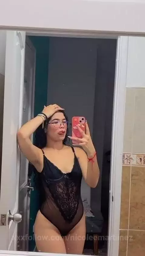 dancing so sexyyy by nicoleemartiinez