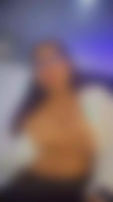 Horny secretary ready to serve you 👠💼 by giorgiagio