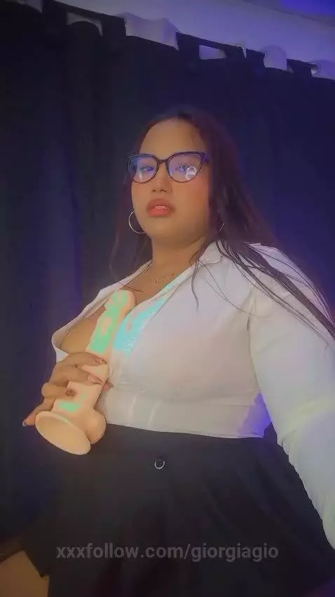 Horny playing with my dildo until I moan 🎶🍆 by giorgiagio