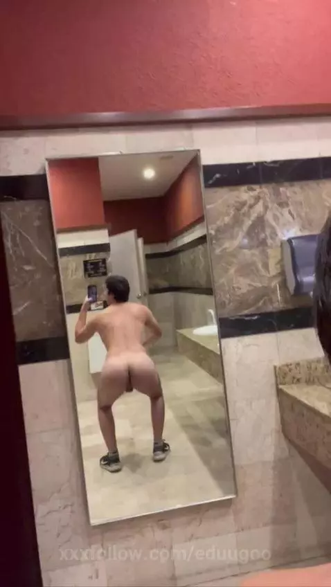 Public Restaurant Squats by eduugoo