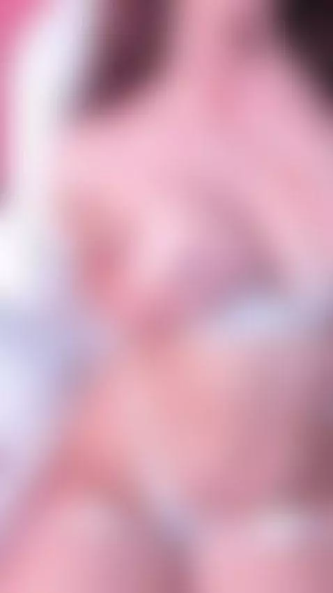 😘 I'm streaming right now 👉 by valerypark