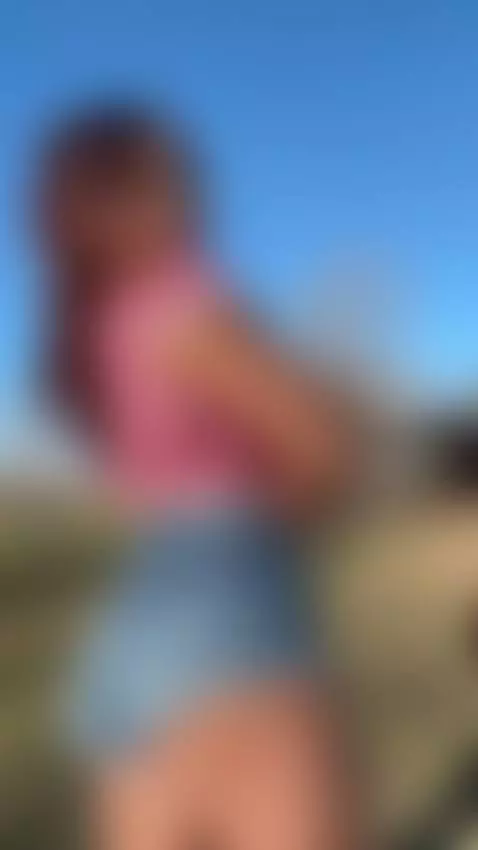 face ass to the camera by minamariechina