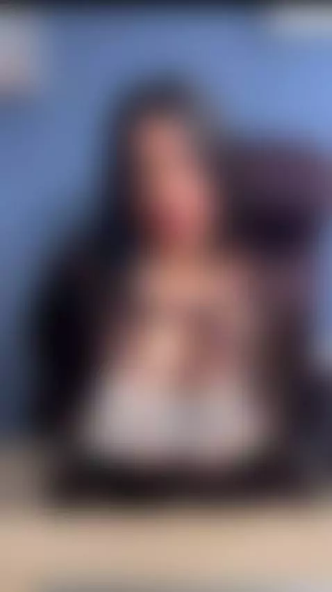 "No busco atención… la provoco sin querer 😏" / "I don’t chas... by sofitatoo