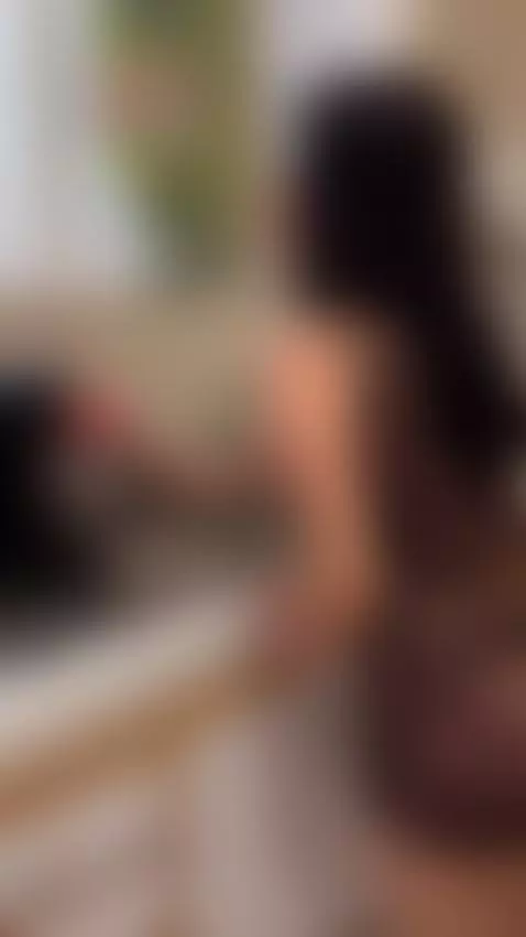 "Cuerpo que encanta, mente que enreda 🖤" / "A body that char... by sofitatoo