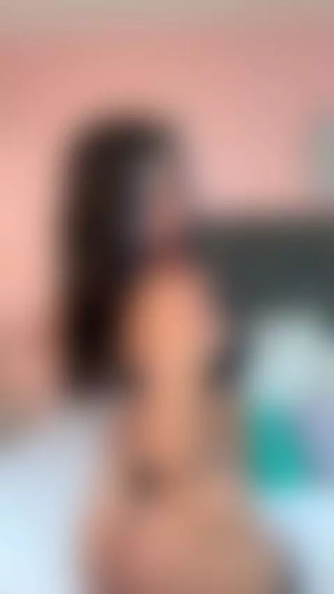 The fun begins behind that button… follow me. / La diversión... by sofitatoo