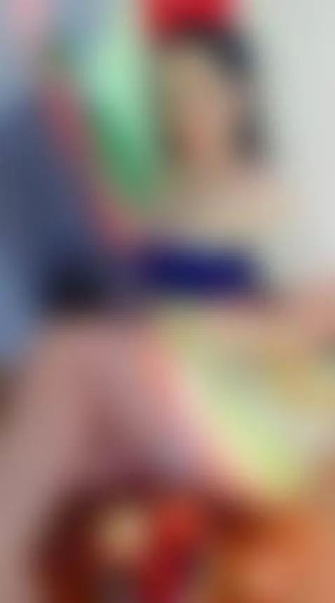 Entre la manzana y la tentación, elegí ser ambas 🍎😈 by loreen-grey