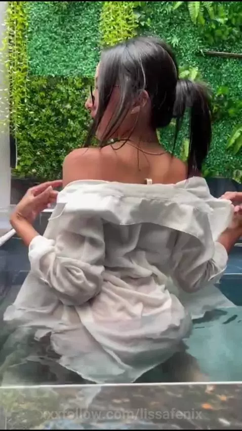 All wet and moisturized as it should be... by lissafenix