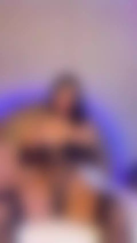 https://www.camsoda.com/es/renataa-black by renatablack