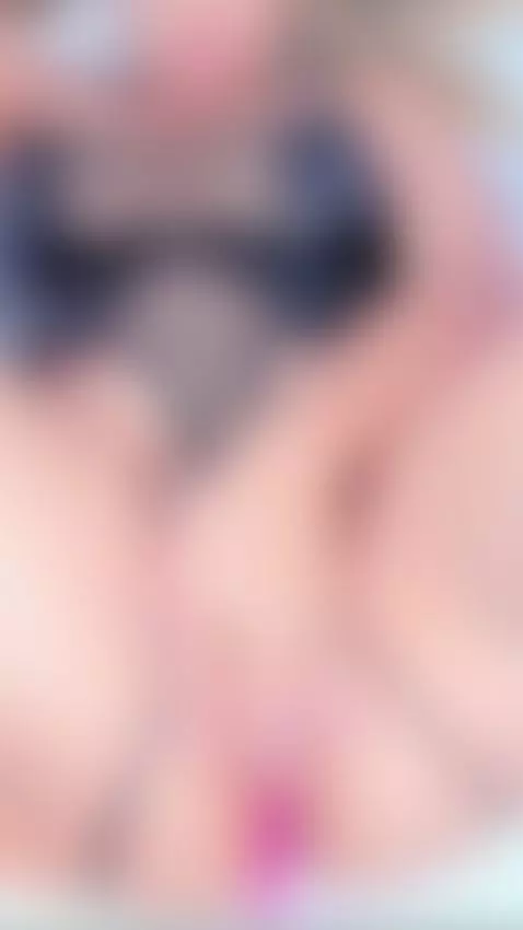 Don't look at me from afar... come in and play with me live ... by miamistrex