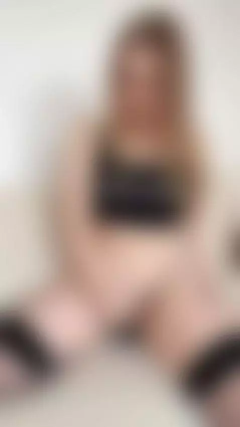 Look at my juicy body from every angles by magicalevelynn