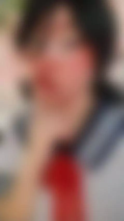 Do you want to see what is under my shirt? by satorihime