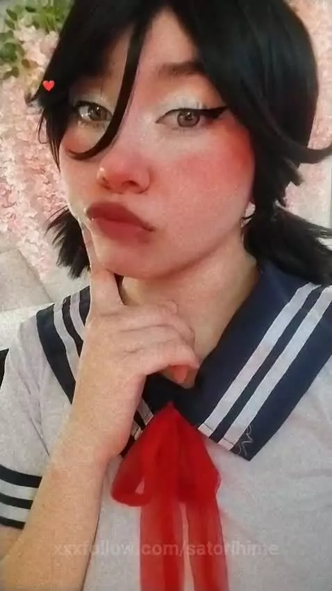 Do you want to see what is under my shirt? by satorihime