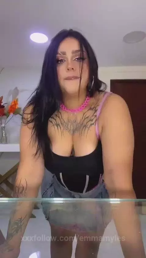 mmm you love my ass, I already saw you by emmamyles