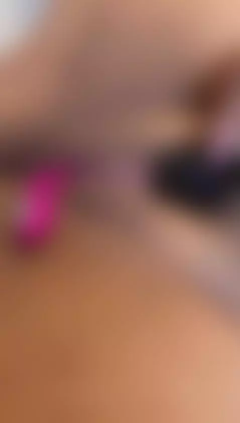 How rich my pussy vibrates! Do you see how swollen you leave... by emmamyles