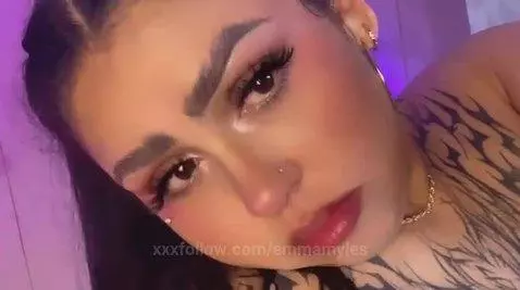 Fall in love with my face and show me how your body will dom... by emmamyles