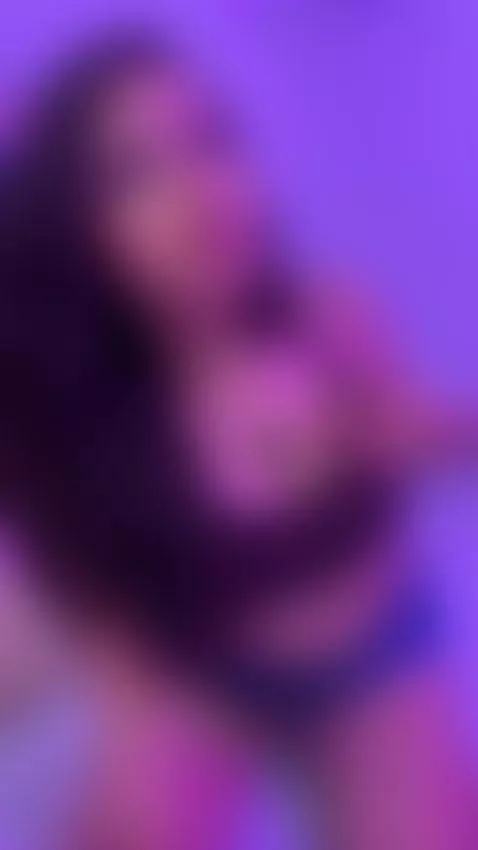 Can you imagine what happens when the cameras go off...?
Onl... by karlaagrey