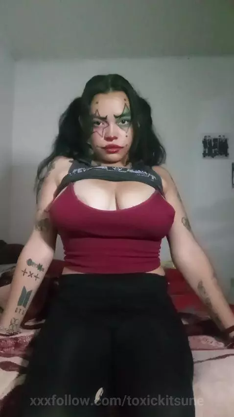 a sexy clown, do you like this strange taste?🤡❤️‍🔥 by toxickitsune